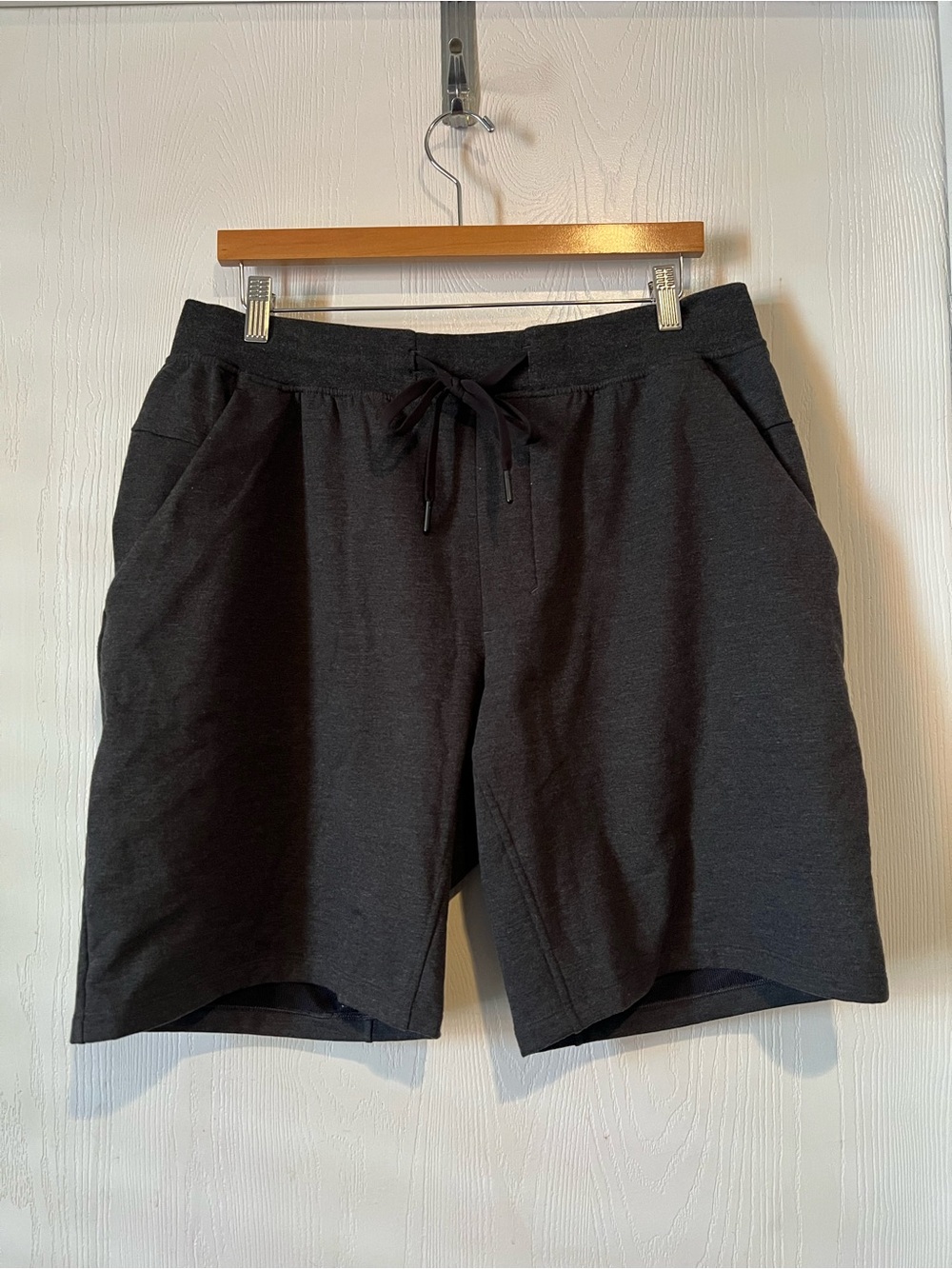 Lululemon Shorts 9.5'' Dark Gray Pull On Drawstring Pockets Gym Running men XL